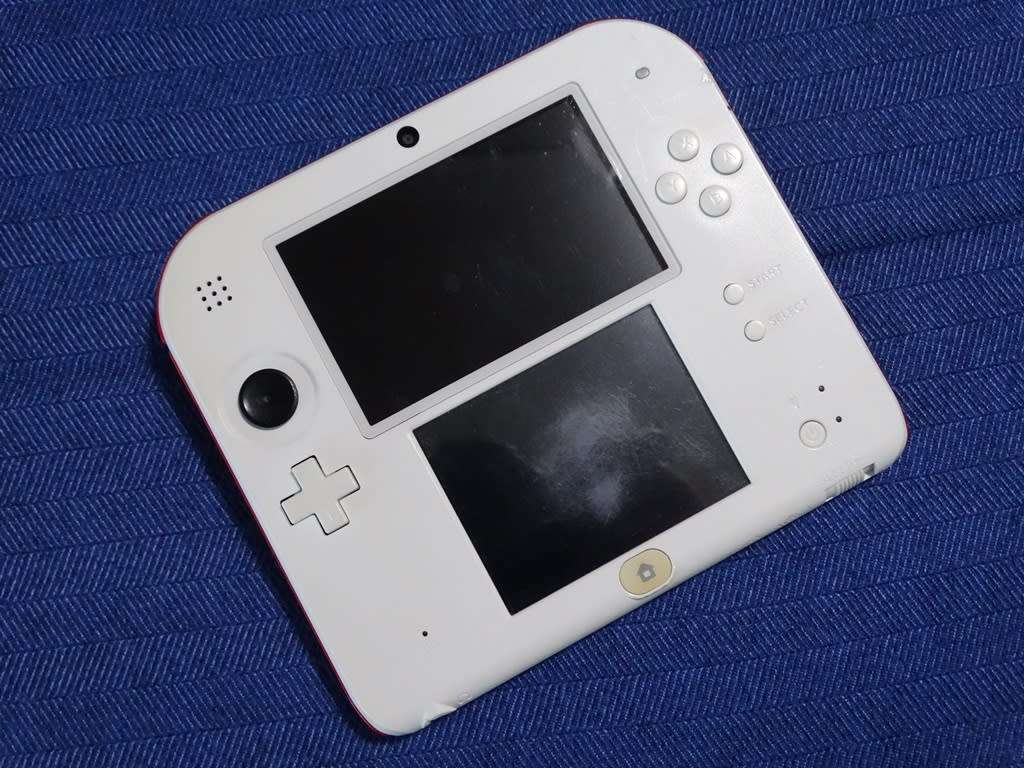 Nintendo 2DS - For Parts or Repair