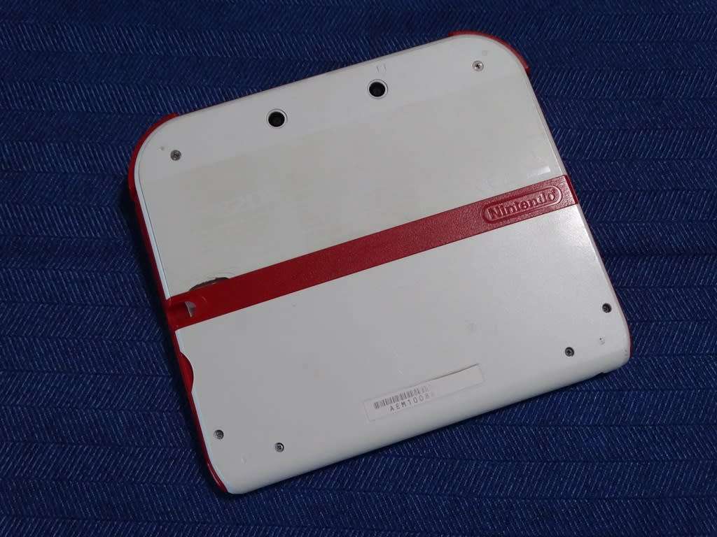 Nintendo 2DS - For Parts or Repair