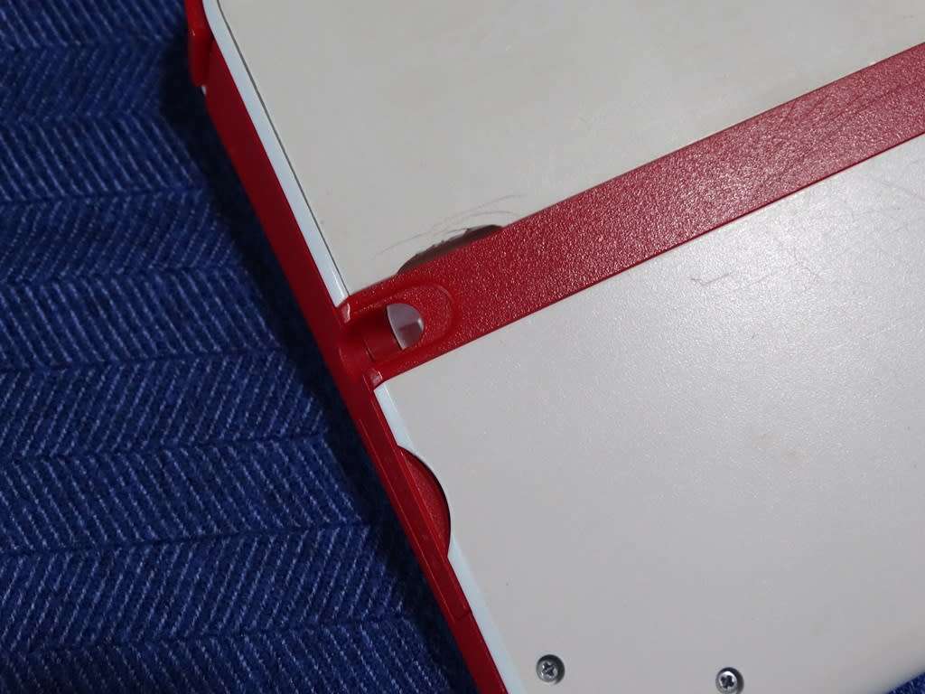 Nintendo 2DS - For Parts or Repair