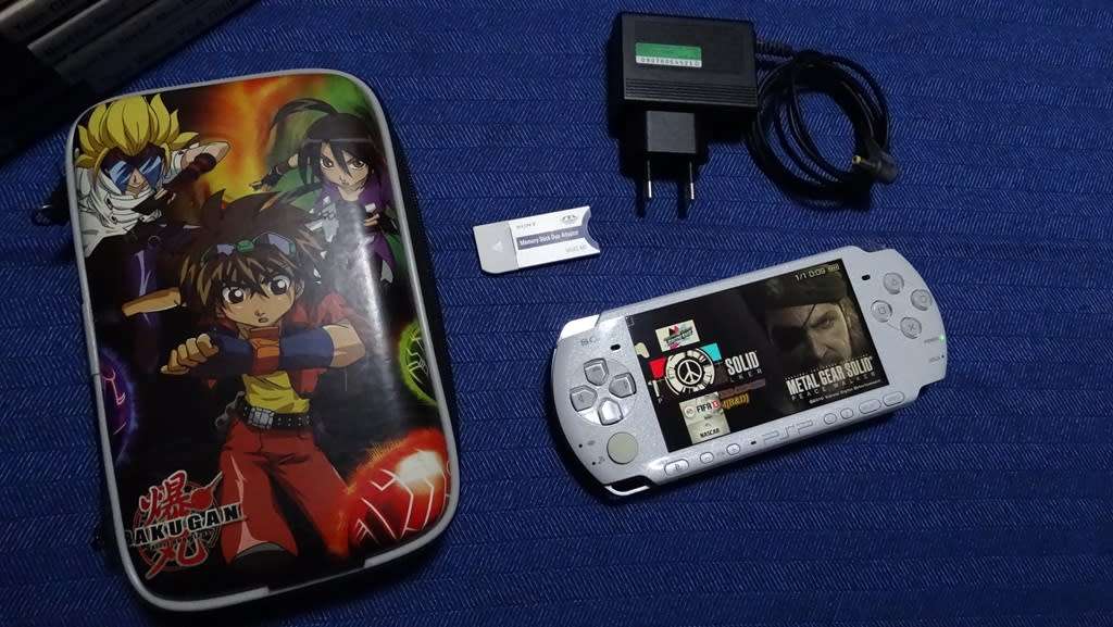 Sony PSP 3000 Pearl White Bundle