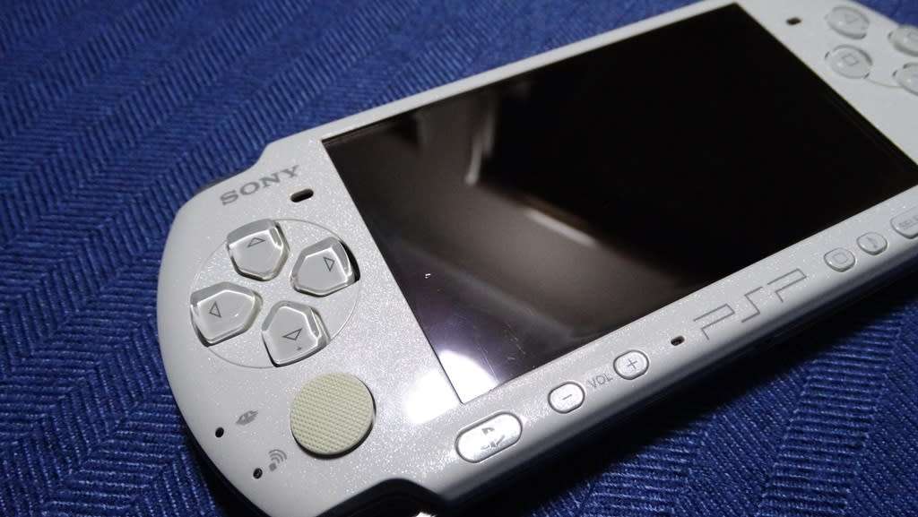 Sony PSP 3000 Pearl White Bundle