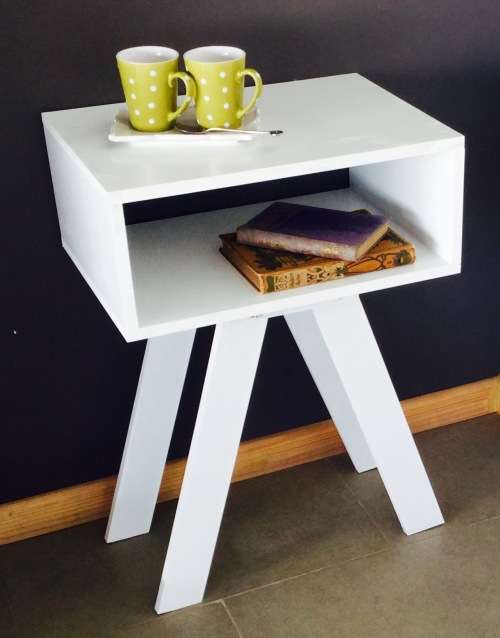 MODERN SIDE TABLE UNIT!! RETAIL AT R1299!! POSTAGE AVAILABLE ANYWHERE IN SA!!!