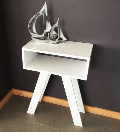 MODERN SIDE TABLE UNIT!! RETAIL AT R1299!! POSTAGE AVAILABLE ANYWHERE IN SA!!!