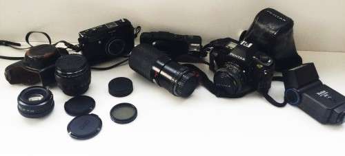 COLLECTION OF BEAUTIFUL CAMERAS IN CASES AND LENSES!! *UNKNOWN*