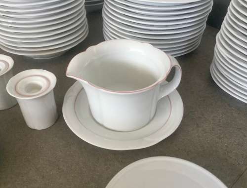 MASSIVE 137 Pc  ARZBERG CERAMIC SERVICE!! *STUNNING CONDITION* *VALUE R18000*