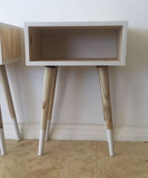 SET OF WOODEN WHITE TIPPED RUSTIC RETRO SIDE TABLE!