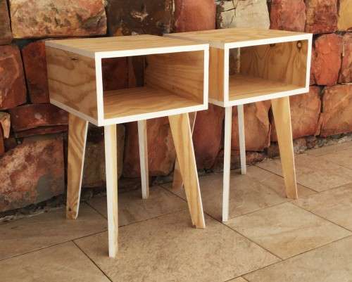 SCANDINAVIAN RETRO WOODEN SIDE TABLE!! *STYLISH IN ALL SURROUNDINGS*