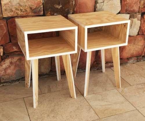 SCANDINAVIAN RETRO WOODEN SIDE TABLE!! *STYLISH IN ALL SURROUNDINGS*