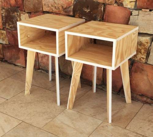 SCANDINAVIAN RETRO WOODEN SIDE TABLE!! *STYLISH IN ALL SURROUNDINGS*