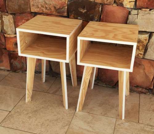 SCANDINAVIAN RETRO WOODEN SIDE TABLE!! *STYLISH IN ALL SURROUNDINGS*