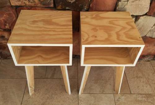 SCANDINAVIAN RETRO WOODEN SIDE TABLE!! *STYLISH IN ALL SURROUNDINGS*