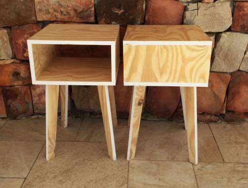 SCANDINAVIAN RETRO WOODEN SIDE TABLE!! *STYLISH IN ALL SURROUNDINGS*