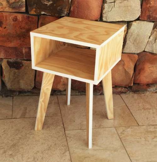 SCANDINAVIAN RETRO WOODEN SIDE TABLE!! *STYLISH IN ALL SURROUNDINGS*