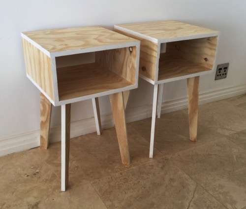 SCANDINAVIAN RETRO WOODEN SIDE TABLE!! *STYLISH IN ALL SURROUNDINGS*