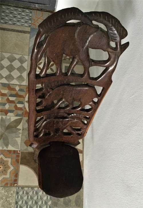 HAND-CARVED SOLID WOOD AFRICAN FOLDING CHAIR!! *EXQUISITE DETAIL*