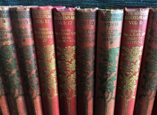 VINTAGE 19 BOOK COLLECTION OF THE WORKS OF SHAKESPEARE!! *COLLECTABLE*