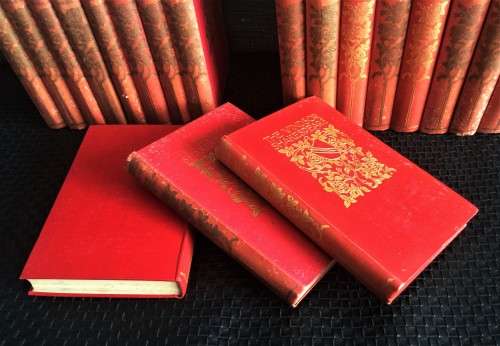 VINTAGE 19 BOOK COLLECTION OF THE WORKS OF SHAKESPEARE!! *COLLECTABLE*