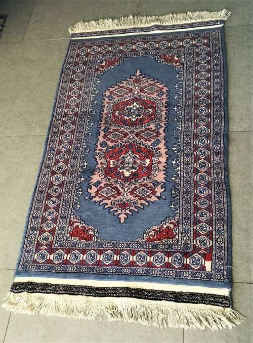 STUNNING MINT PERSIAN CARPET!! *EXQUSITE QUALITY AND CONDITION*