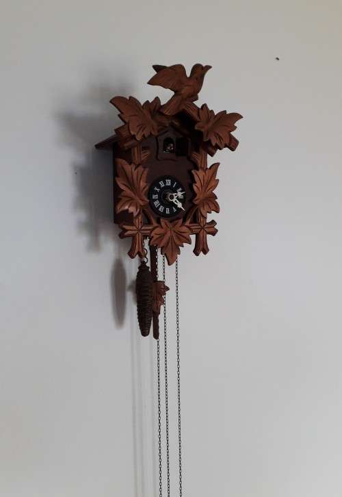 VINTAGE CUCKOO WALL CLOCK!