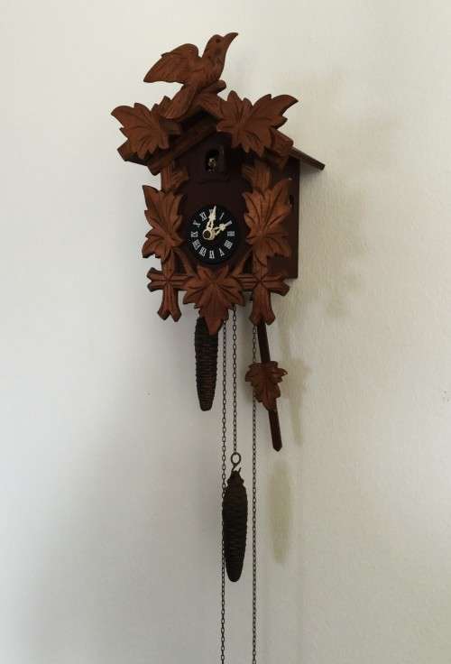 VINTAGE CUCKOO WALL CLOCK!