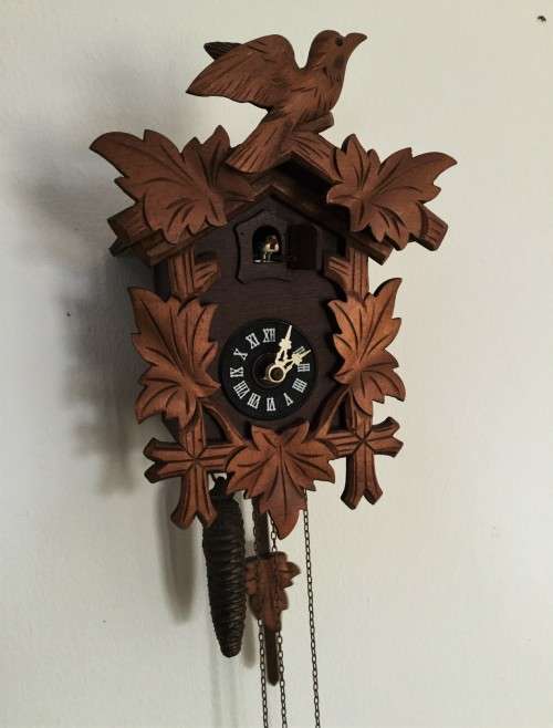 VINTAGE CUCKOO WALL CLOCK!