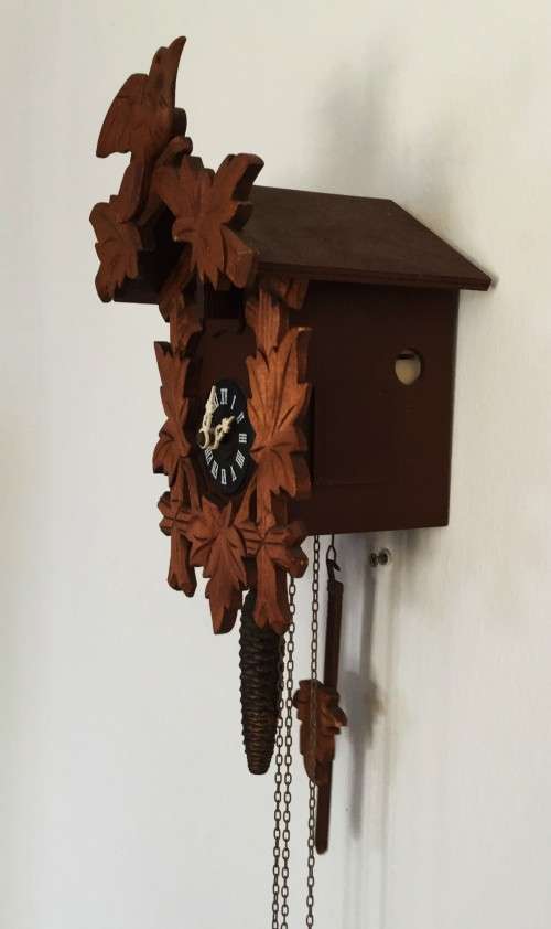 VINTAGE CUCKOO WALL CLOCK!