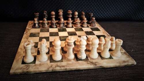 MARBLE & ONYX LARGE REGENCY CHESS SET! *VALUABLE*