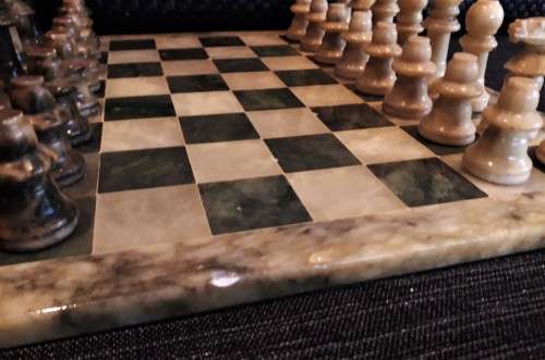 MARBLE & ONYX LARGE REGENCY CHESS SET! *VALUABLE*
