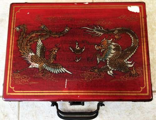 VINTAGE STUNNING CHINESE MAHJONG SET!