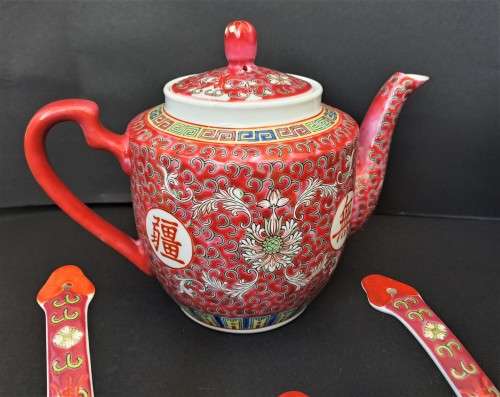 STUNNING HAND-PAINTED CHINESE CERAMIC SERVICE!