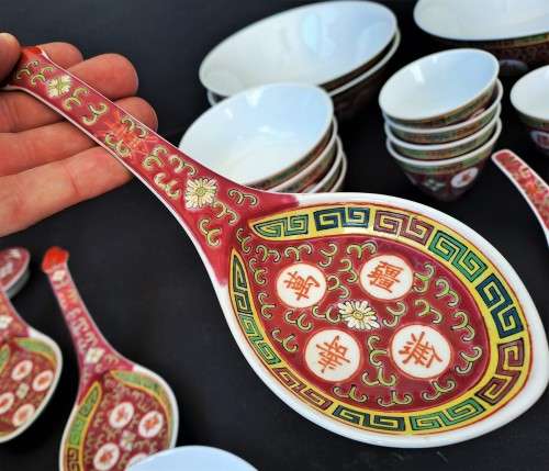 STUNNING HAND-PAINTED CHINESE CERAMIC SERVICE!