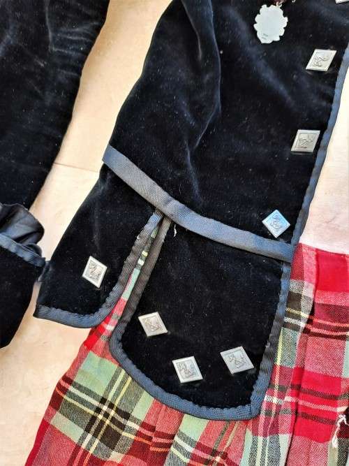 ANTIQUE SCOTTISH CHILD`S KILT, SOLID SILVER MEDAL + ACCESSORIES!