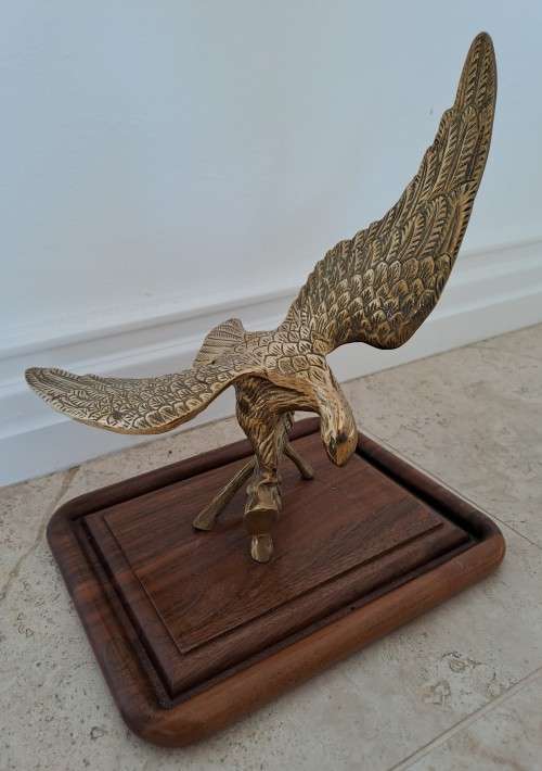 STUNNING MOUNTED SOLID BRASS EAGLE! *LOVELY PIECE*
