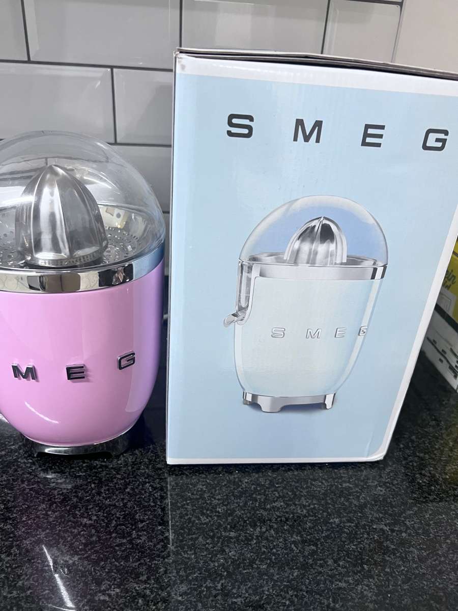 SMEG JUICER