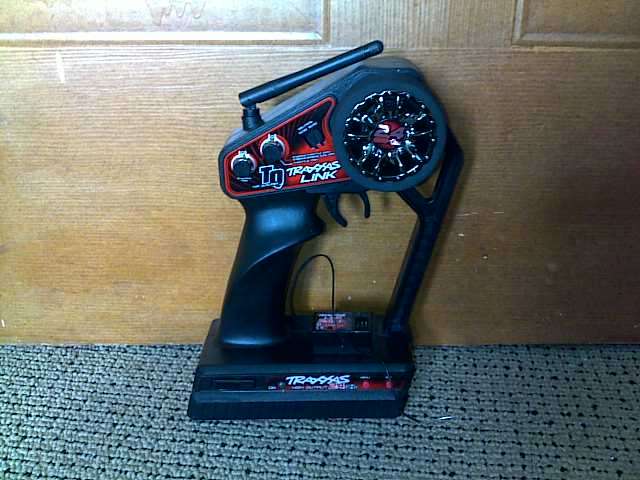 Traxxas 2.4Ghz Tx/Rx combo.