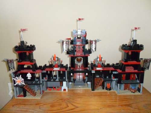Lego Knight's Kingdom: Vladek's Dark Fortress Set 8877