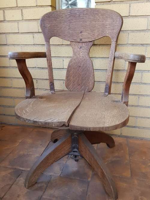 Vintage solid wood chair with turn screw