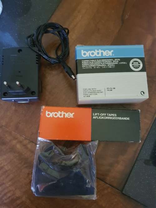 Brother handy typewriter uses batteries or electricity