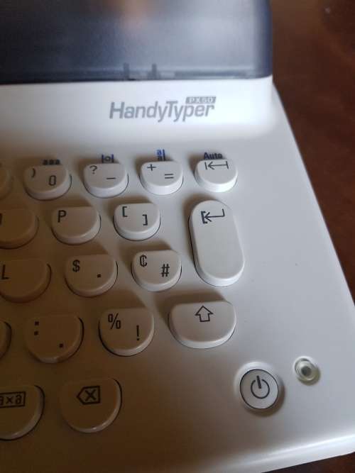 Brother handy typewriter uses batteries or electricity