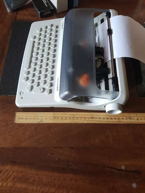 Brother handy typewriter uses batteries or electricity