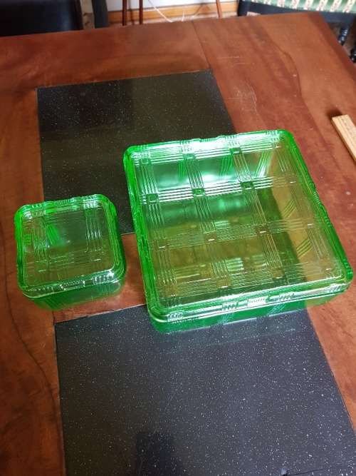 Uranium glass dish with lid large and smal