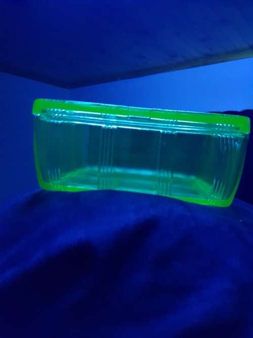 Uranium glass dish with lid large and smal
