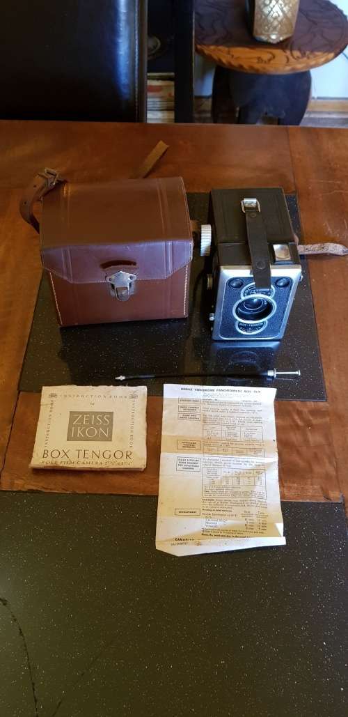 Antique Zeiss Ikon Camera plus original leather case