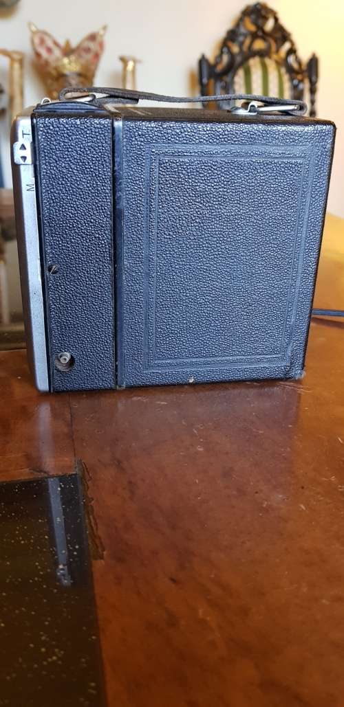 Antique Zeiss Ikon Camera plus original leather case