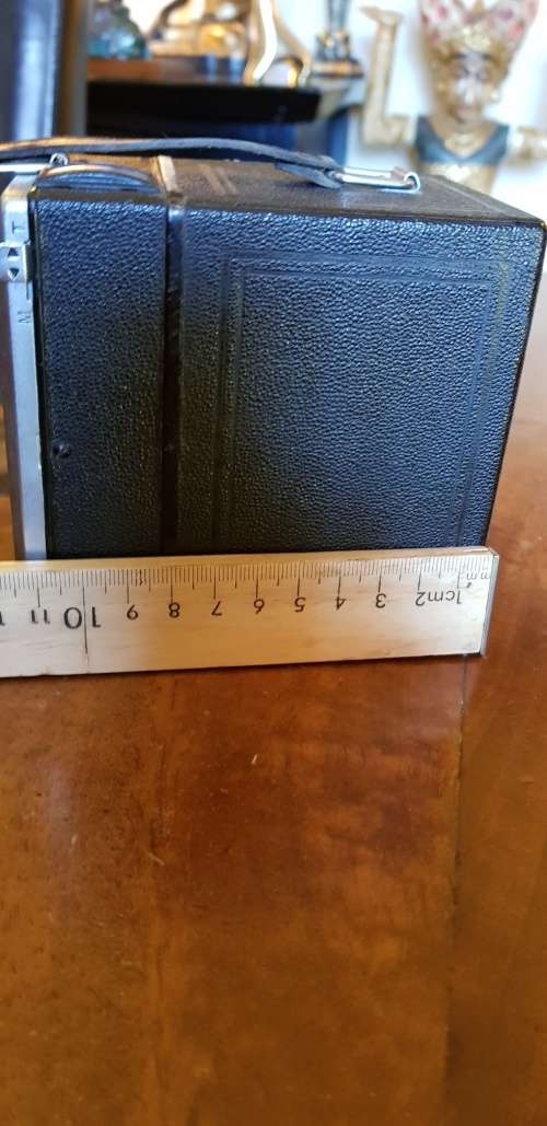 Antique Zeiss Ikon Camera plus original leather case