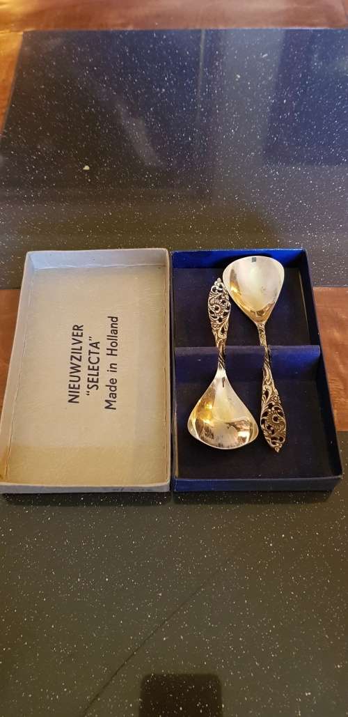 Nieuwzilver Selecta Spoons From Holland. Boxed