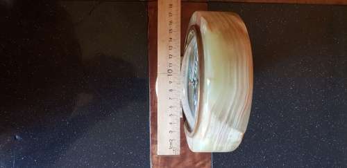 Stunning Vintage Universal Sun Quartz mantel Clock. Battery operated