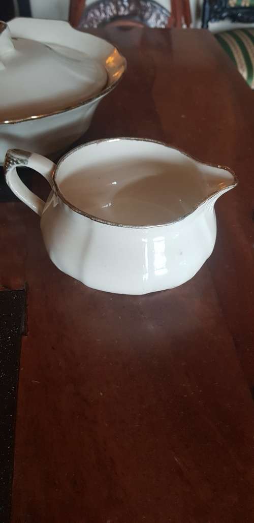 Vintage Alfred Meakin Dinner set incomplete