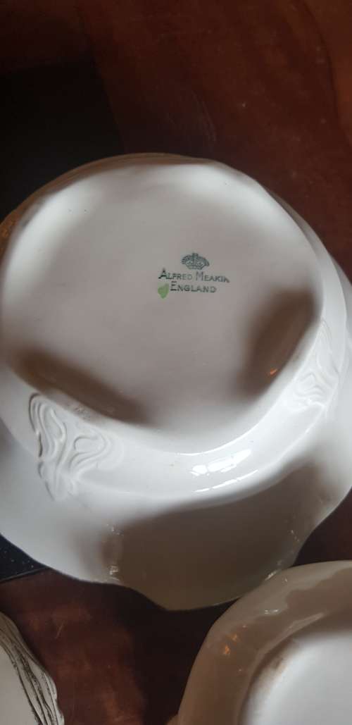 Vintage Alfred Meakin Dinner set incomplete