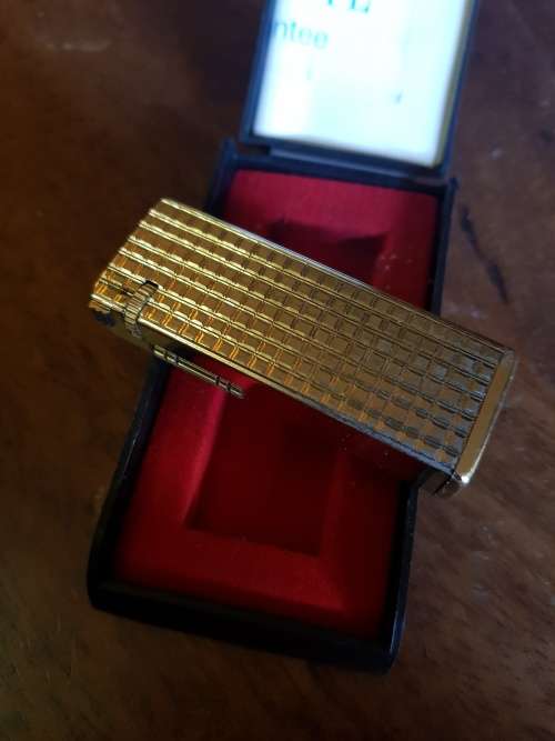 Vintage Ronson Lighter in Rustlite Case